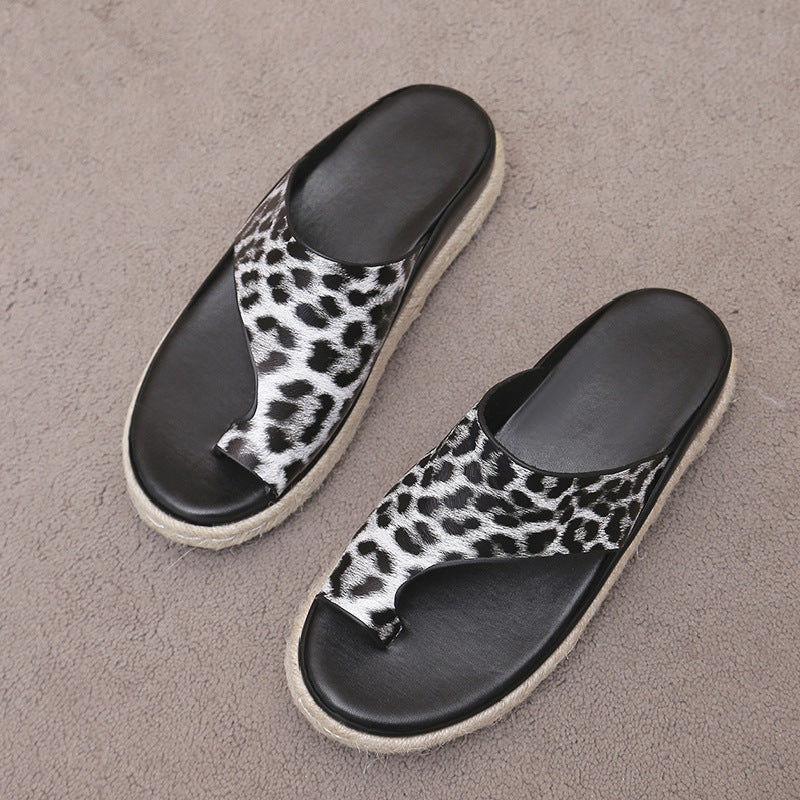 Thick Sole Slippers Women Leopard Print Toe Loop Sandals Large Size Woven Flat Shoes Wholesale