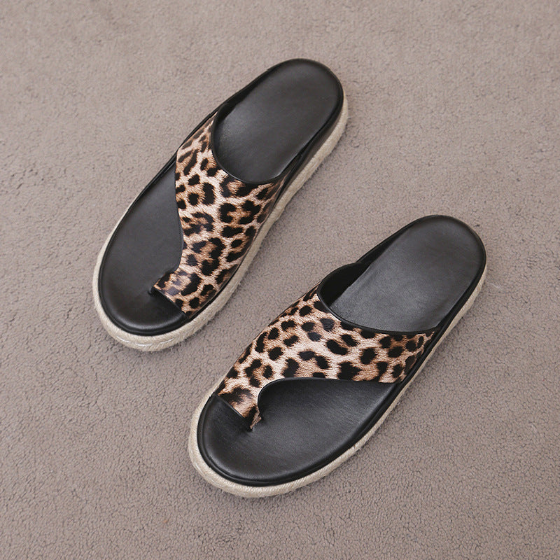 Thick Sole Slippers Women Leopard Print Toe Loop Sandals Large Size Woven Flat Shoes Wholesale