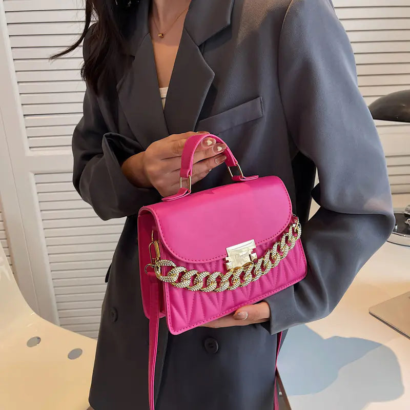 Chic Women's Crossbody Bag with Chain Strap (2022)