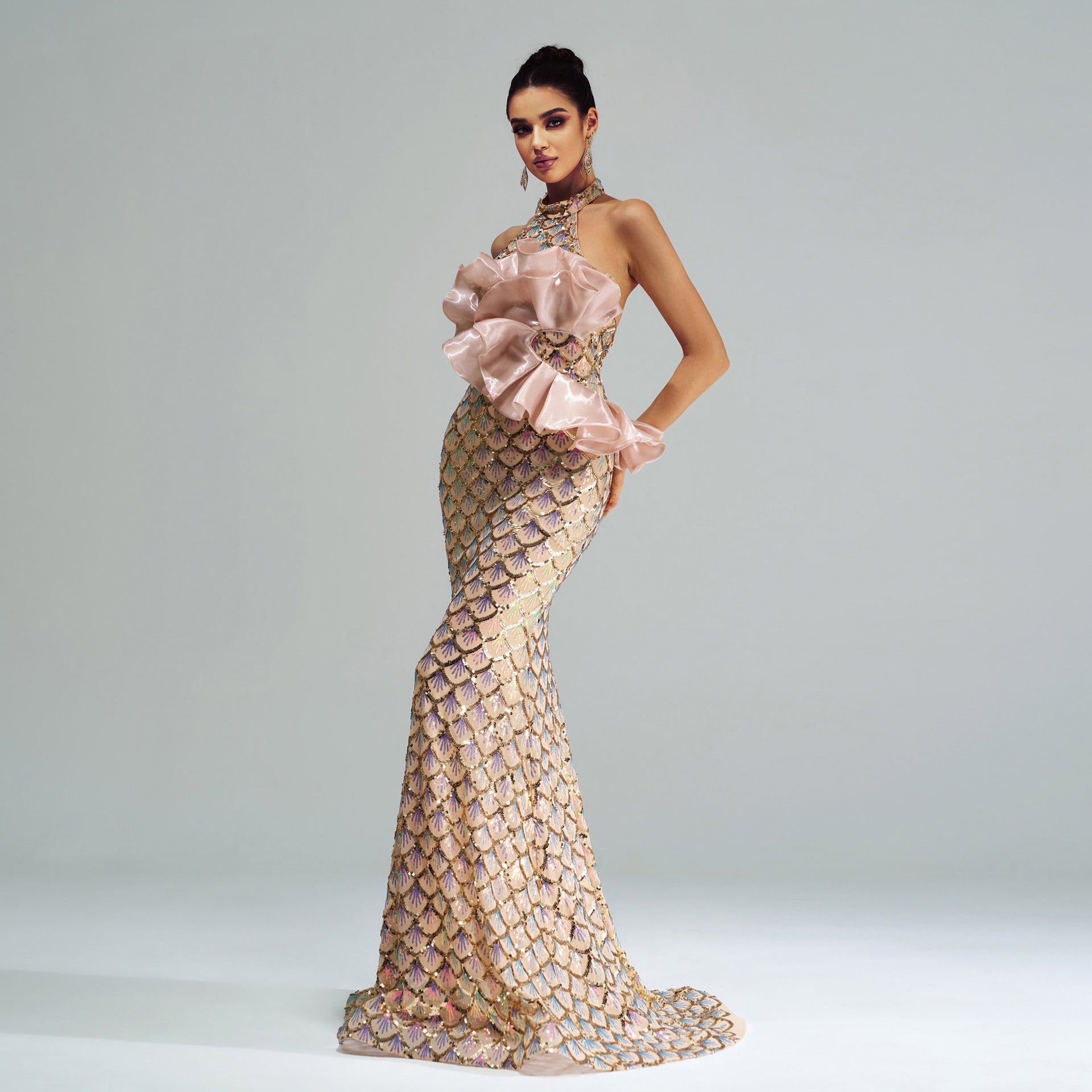 “Champagne Glam” Halter Mermaid Dress – Luxury for Elite Occasions
