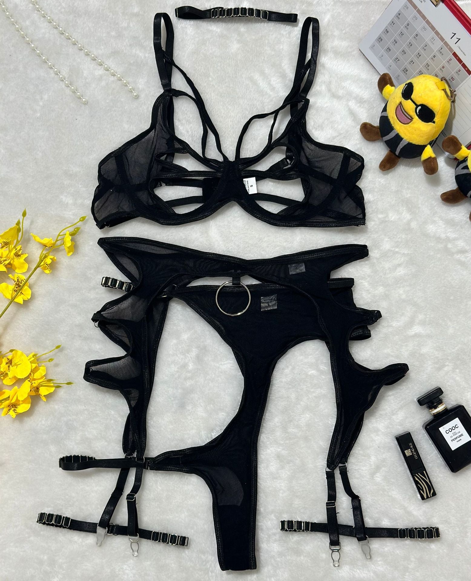 Sexy Hollow-out Splicing Mesh Gathered Body-shaping Underwear Set with Steel Ring