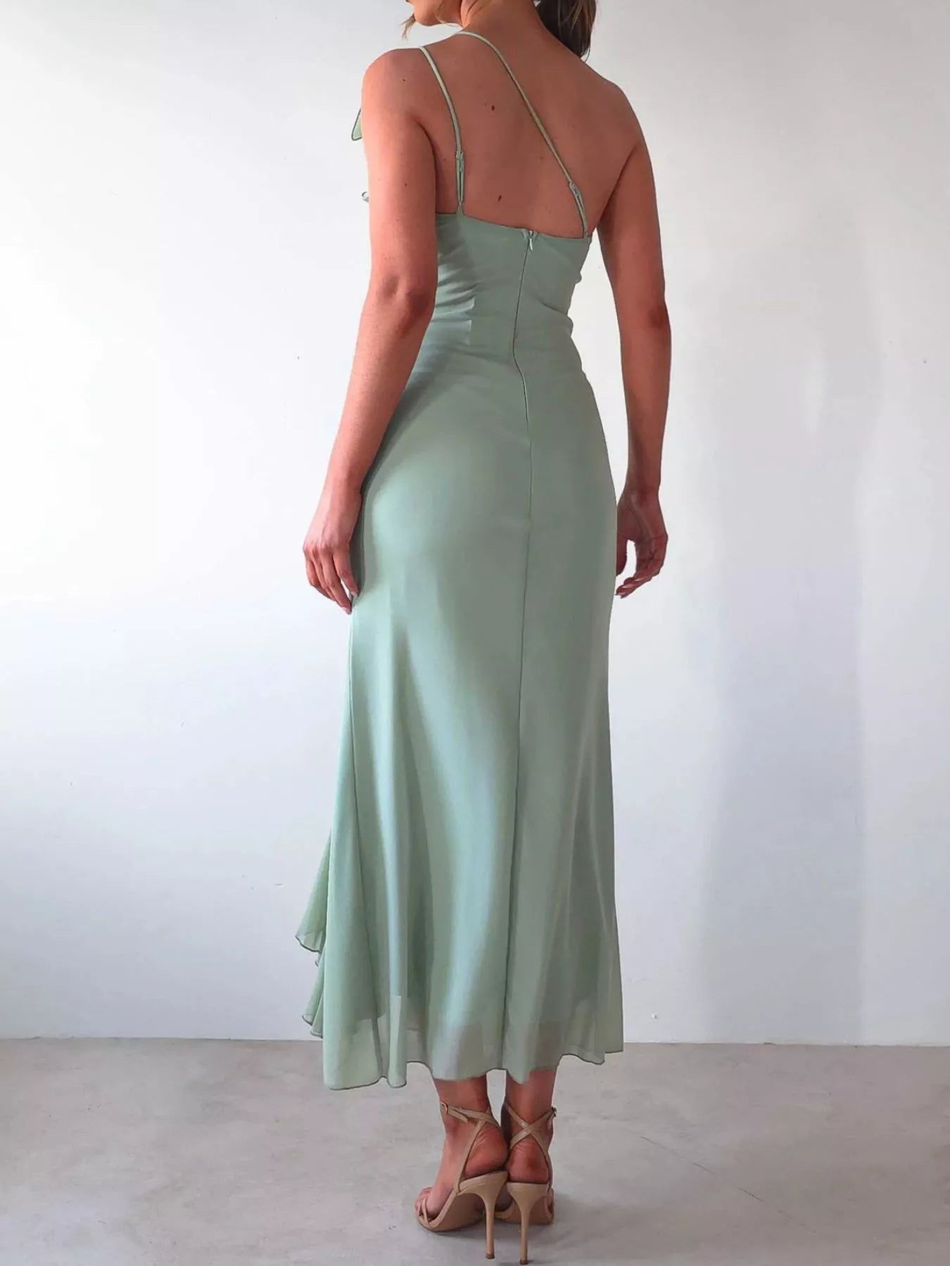 Stylish One-Shoulder Ruffle : Slit Dress
