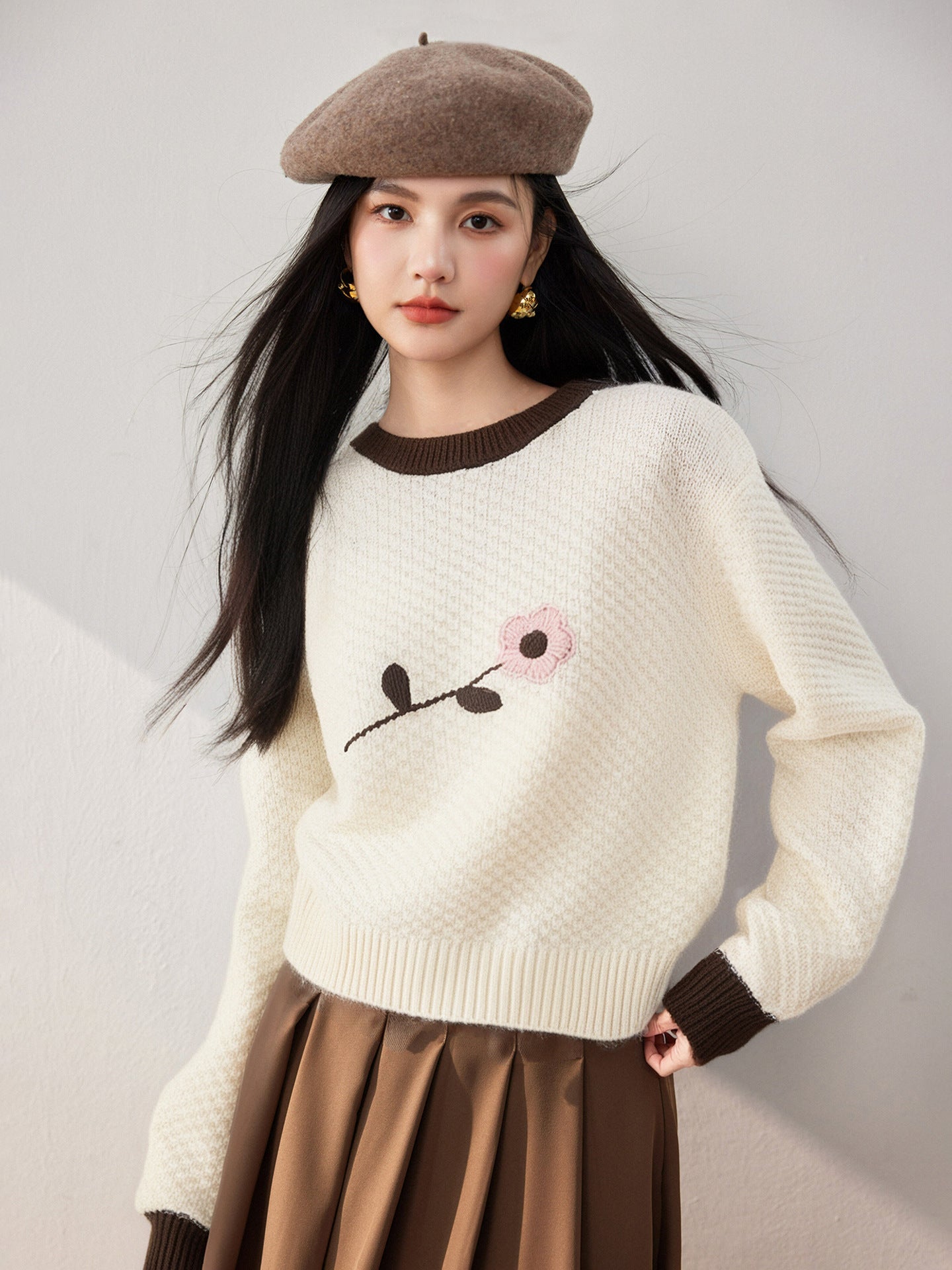 Cozy Short Knit Sweater for Women, Casual Style, Solid Color, Crew Neck, Long Sleeve, Autumn/Winter Innerwear, Loose Fit