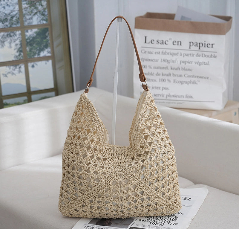 sac en paille tressée ajourée, ceinture tressée, sac sous-bras