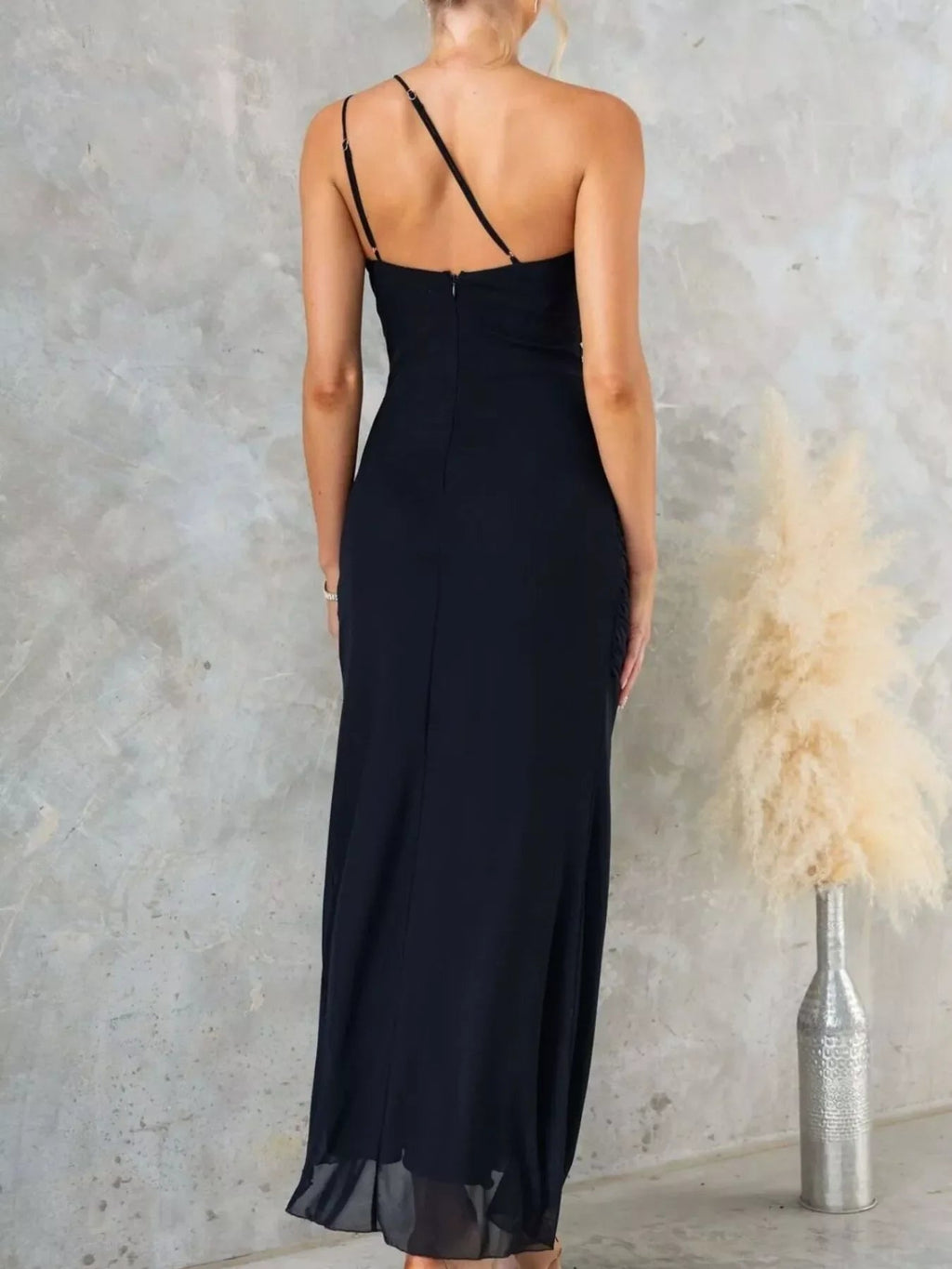 Stylish One-Shoulder Ruffle : Slit Dress