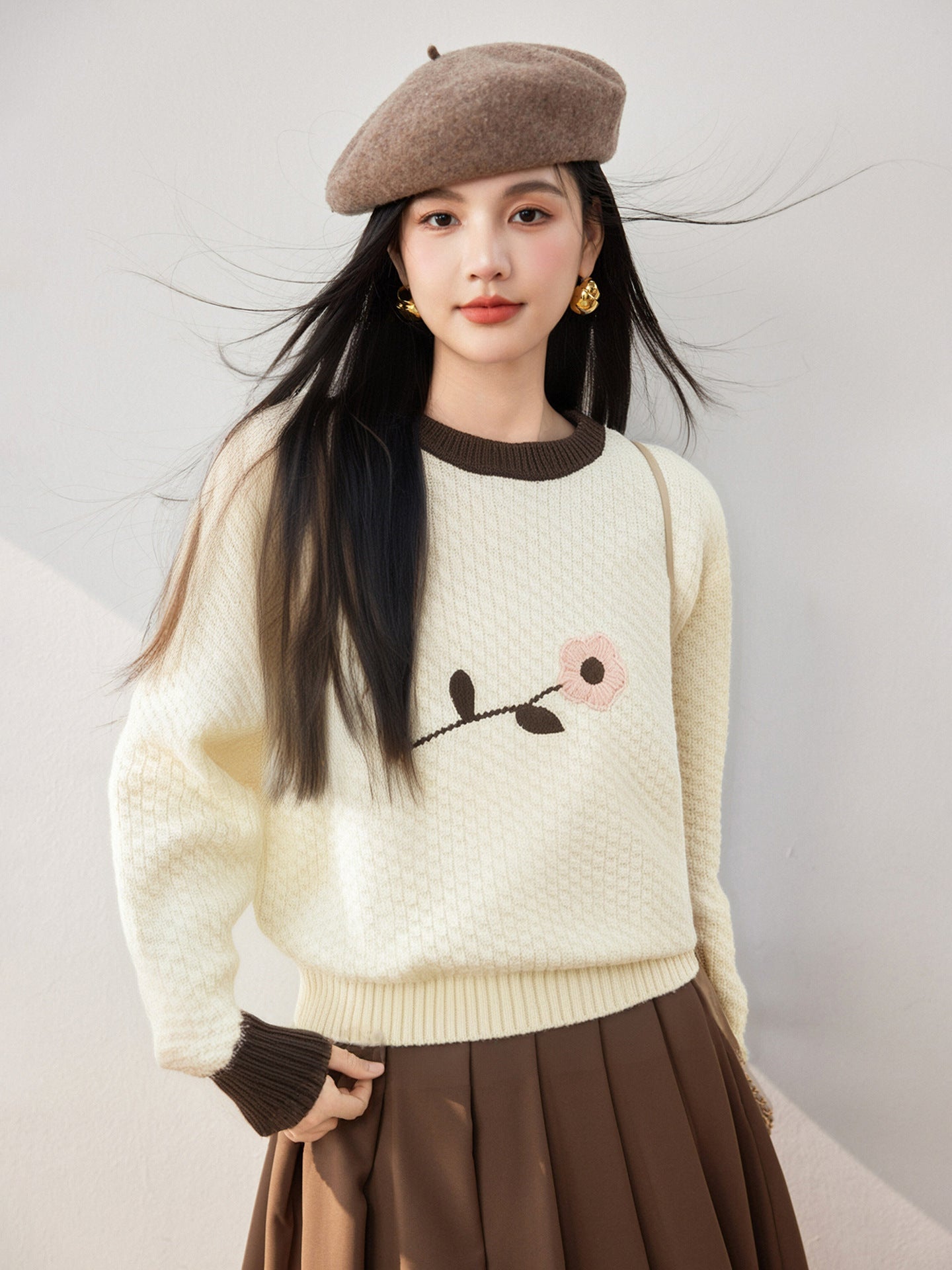 Cozy Short Knit Sweater for Women, Casual Style, Solid Color, Crew Neck, Long Sleeve, Autumn/Winter Innerwear, Loose Fit