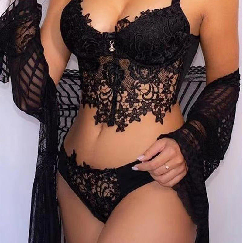 Lencería sexy transfronteriza seductora de tres piezas transparente sin espalda con ribete de encaje tentador conjunto de dos piezas