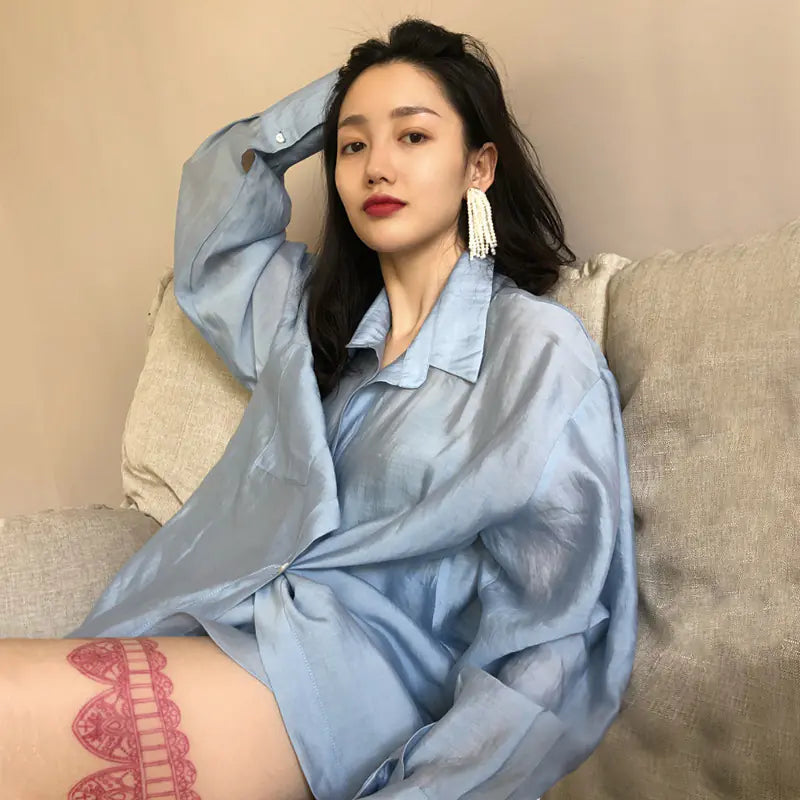 Off-Shoulder Shirt with Exposed Collarbone Design