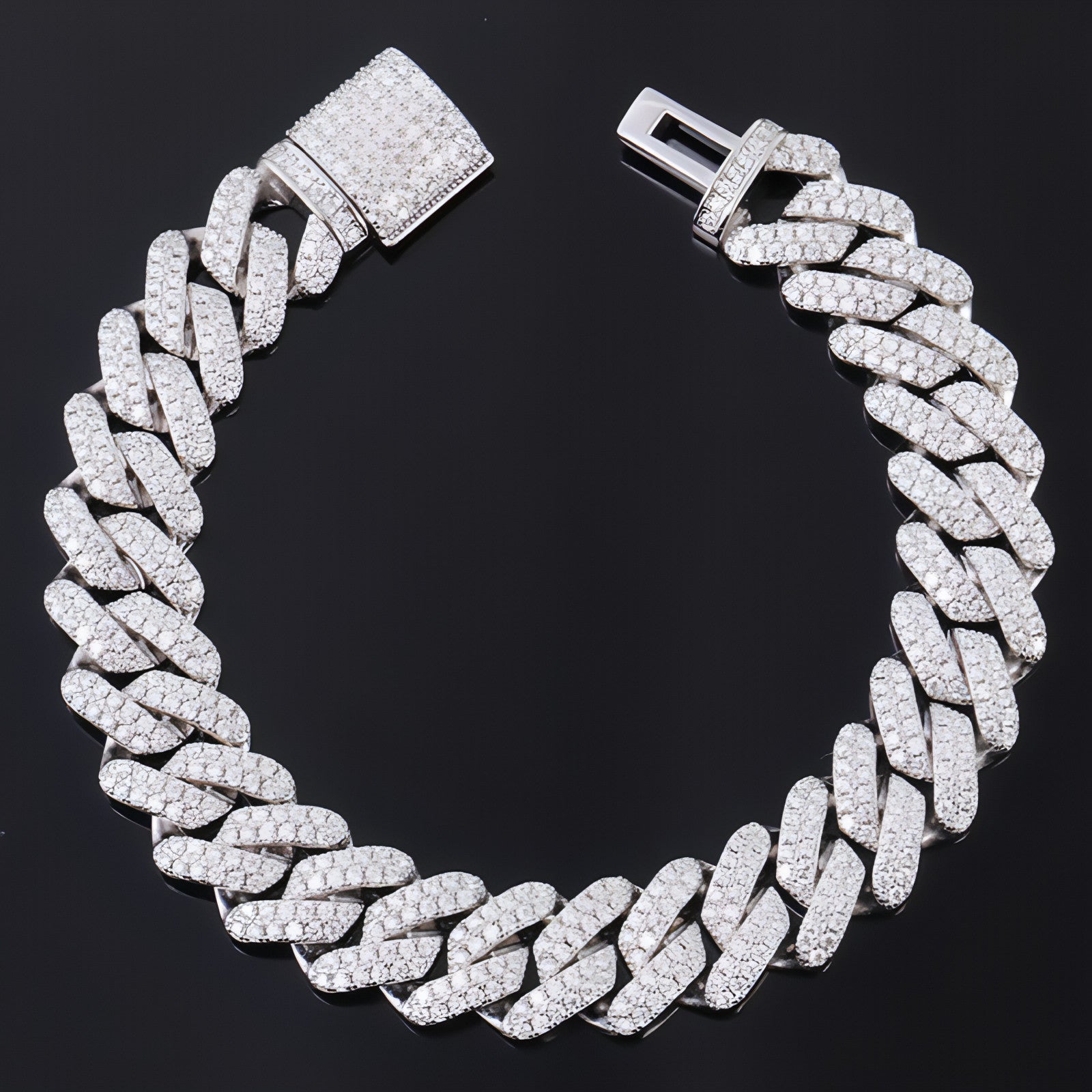 LuxeJewels™ Diamond Cuban Bracelet
