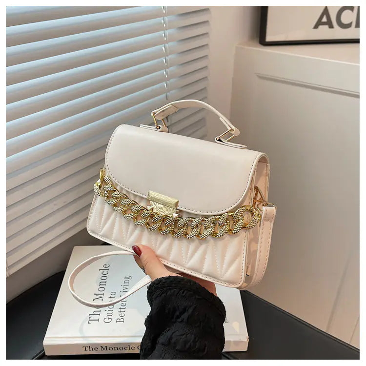 Chic Women's Crossbody Bag with Chain Strap (2022)
