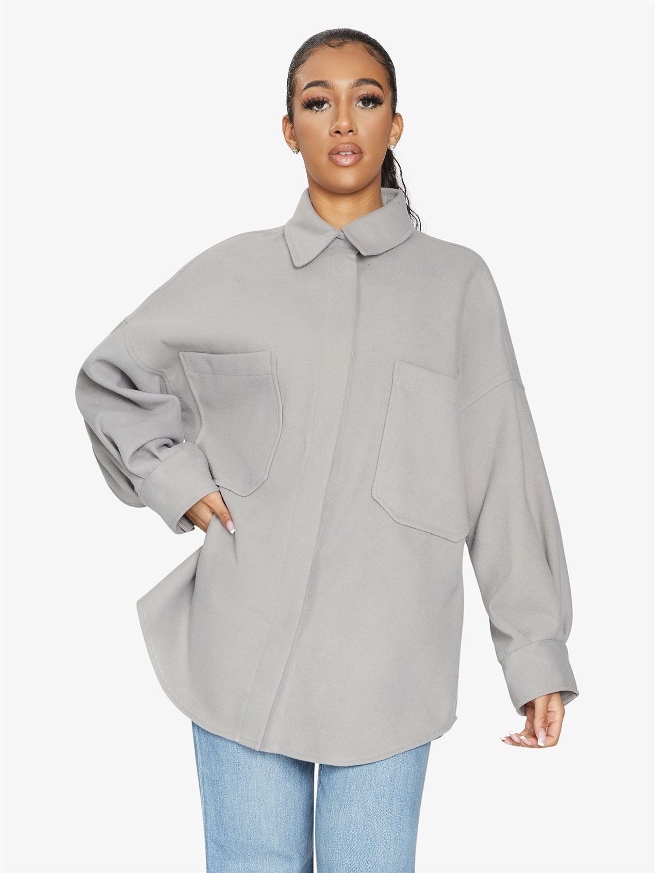 Chaqueta con bolsillo de parche de gran tamaño