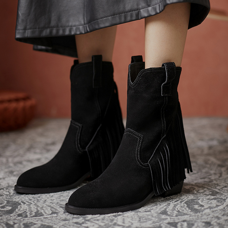 Thick Heel Pointed Tassel Boots – Vintage Power Meets Modern Grace