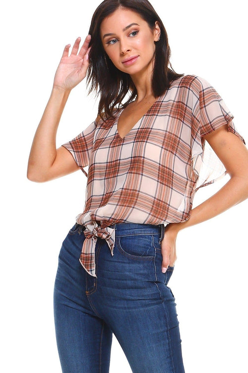 Blusa a cuadros con cuello en V y mangas con vuelo