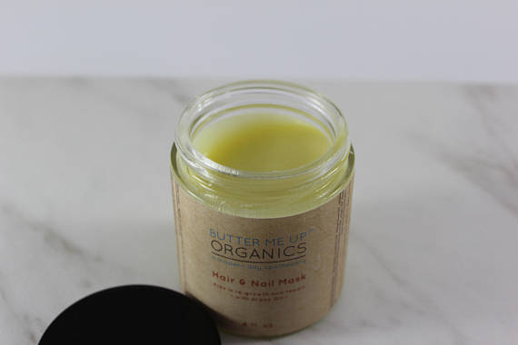 Masque pour cheveux et ongles favorisant la pousse de cheveux longs et sains