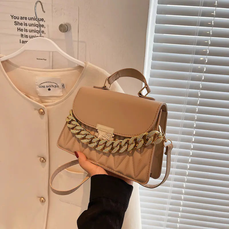 Chic Women's Crossbody Bag with Chain Strap (2022)