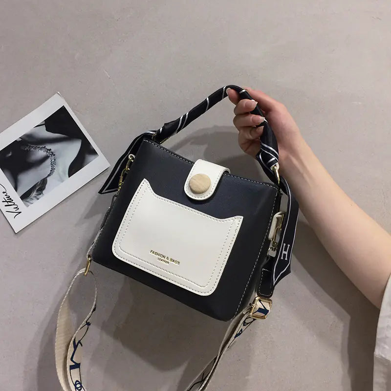 Trendy Small Messenger Bag for Women in Mixed Colors